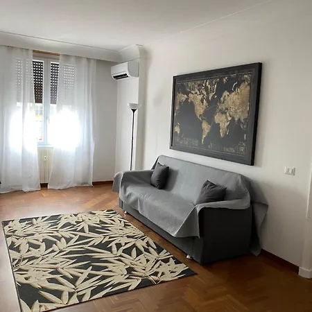 La Casa Di Ester Three-room Daire Roma
