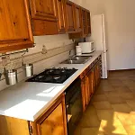 La Casa Di Ester Three-room דירה רומא